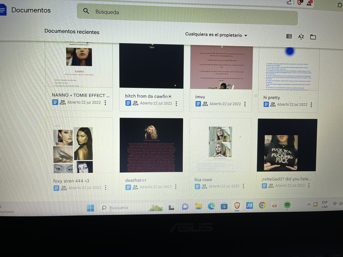 tomi5es's tweet photo. estaba revisando google docs y la cantidad de documentos de beneficios de subs que tengo que son de hace AÑOS jajajaja no puede ser, me dio mucha nostalgia recordar esos tiempos. son de hace 3 años y 2 más o menos https://t.co/0guR4eDYxU