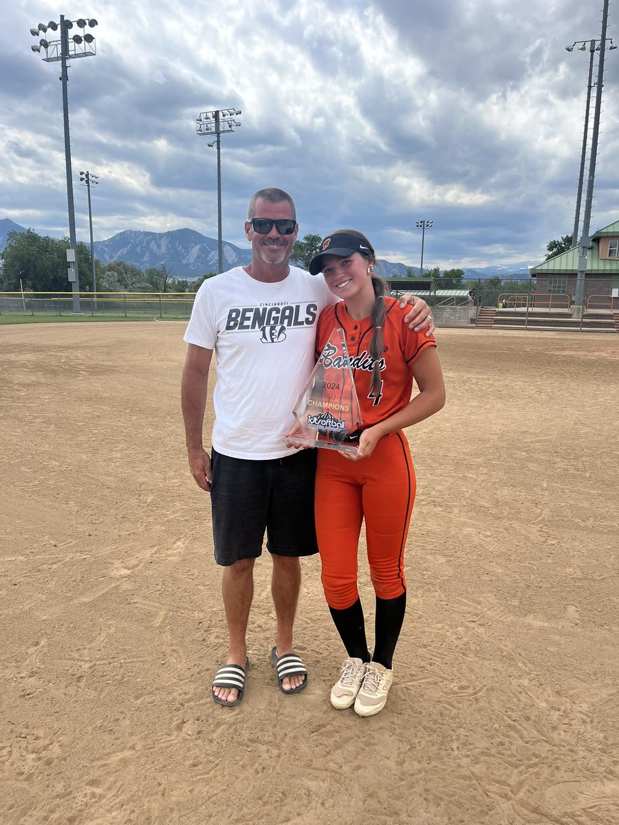 Ava Hensley tweet media