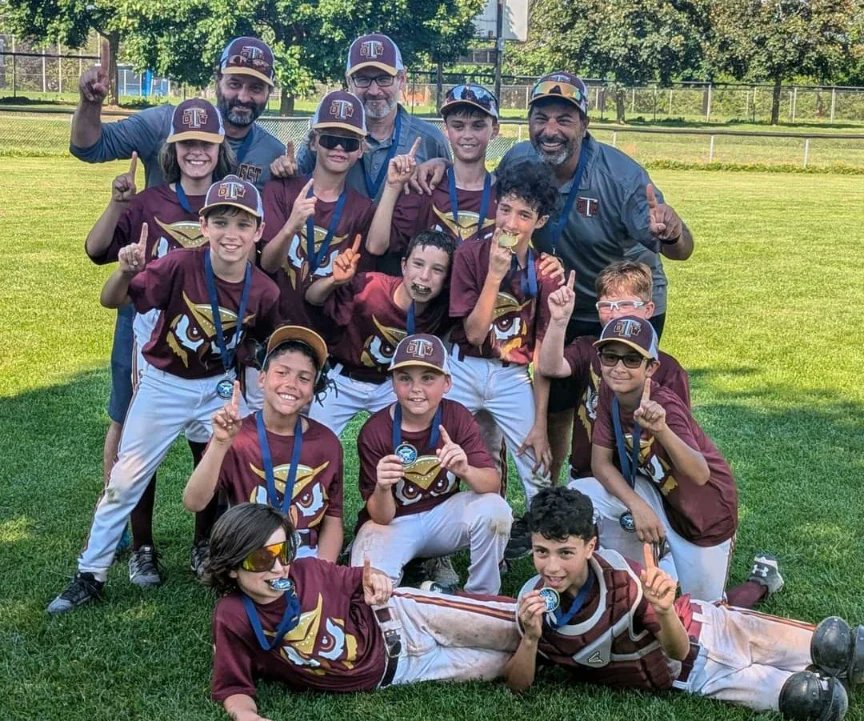 OWLLD2's tweet photo. It was a big weekend for our minor and major all-star teams.  The minor team went 6-0 in a tournament in Cornwall, defeating East Nepean 9-7 in the final, and the major all-stars went 4-0 at the Del Harper tournament in Perth, winning the final against East Nepean 7-6! https://t.co/UBbrq4Qx04