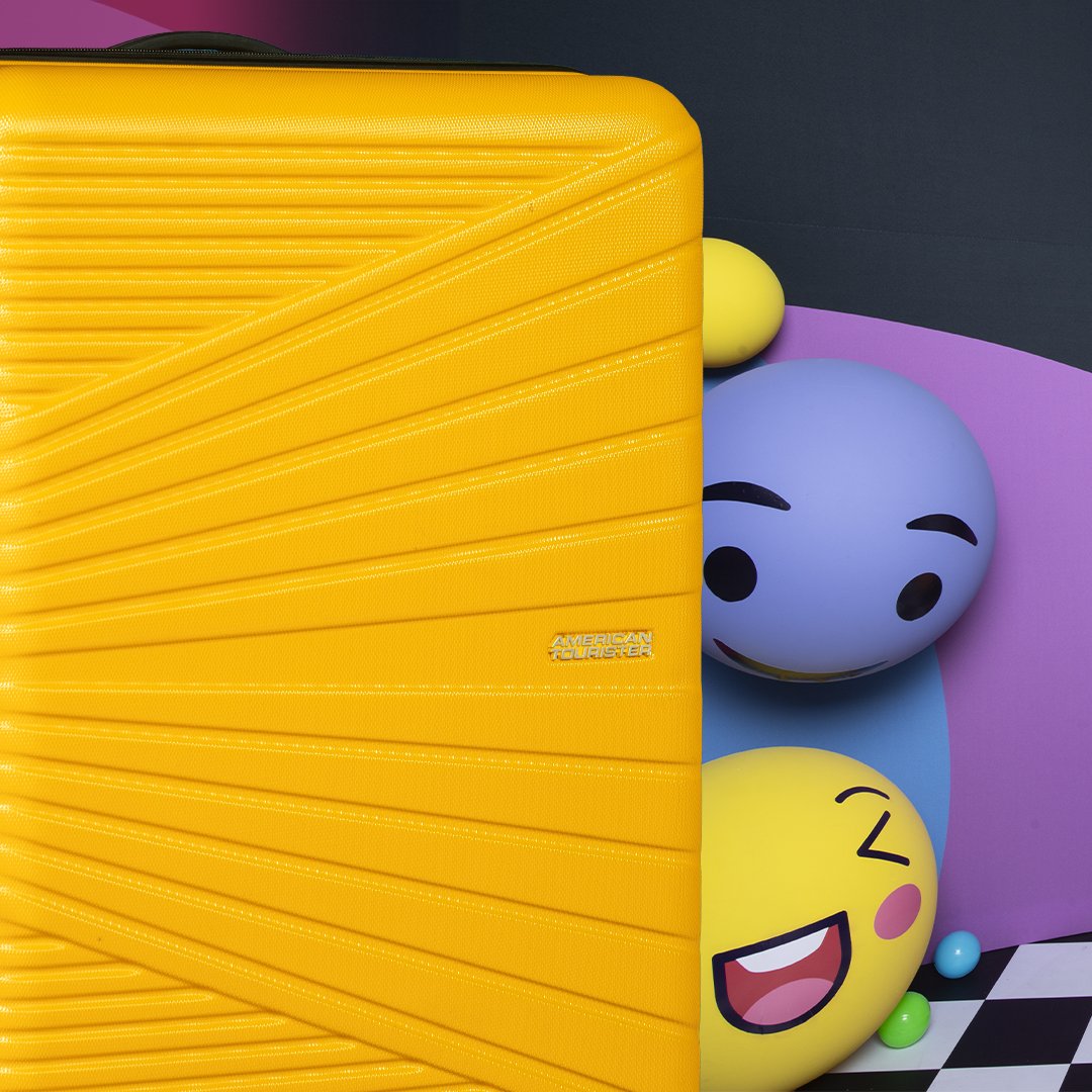 amtouristerLAT's tweet photo. 🌈 Colores y diseños vibrantes que hacen que cada aventura sea aún más emocionante.🤩
@belindapop
#AmericanTouristerByBelinda #FullColor #ViajandoComoSiempre #Recife #Blue #Colors #Travel https://t.co/aOxIjzJEmg