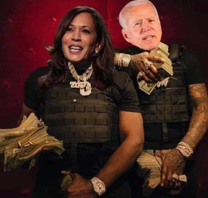Grindz_TV's tweet photo. #FatherCrime Biden x KaMammy - Strictly Fa Da Immigrantz &amp; Not U N*ggaz 💰

#JoeBiden #KamalaHarris https://t.co/0w4Y0wrc4A