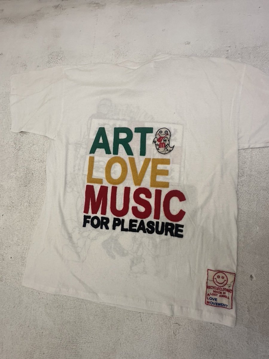 plus_dayone_g's tweet photo. おはようございます♪
オンラインショップ公開のお知らせです‼️
本展で展示している一部の作品を除いて、💁♀️オンラインショップでもご覧、ご購入いただけます。是非覗いてみてください🤲
https://t.co/oIualXXs08
本日もよろしくお願いします🤲
#alovemovement
#大久保鉄三 https://t.co/QZFSc8nPGs