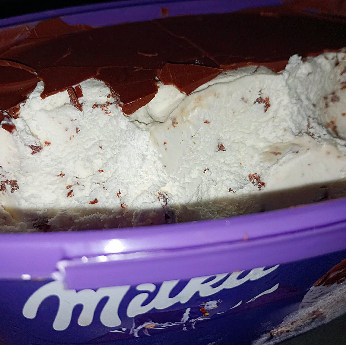 ThaisJeni's tweet photo. Noche de Helado Milka 💜#HeladoMilka #Helado #Milka https://t.co/z1mlBXVI6W