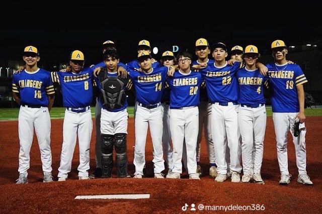 mannydeleon22's tweet photo. I had a fun year playing  freshman baseball at Aurora Central  Catholic Chargers and Kane County  Phatoms 15U travel team. Playing for Kane County Phatoms our record was 17-11-1 and we played 3 championships in a row(1-3). Cannot wait for my upcoming sophomore season! @ACCBaseball_  @KCPhantoms @TroyPSilva @Marcos385577113 @casonhumay @CannonHumay