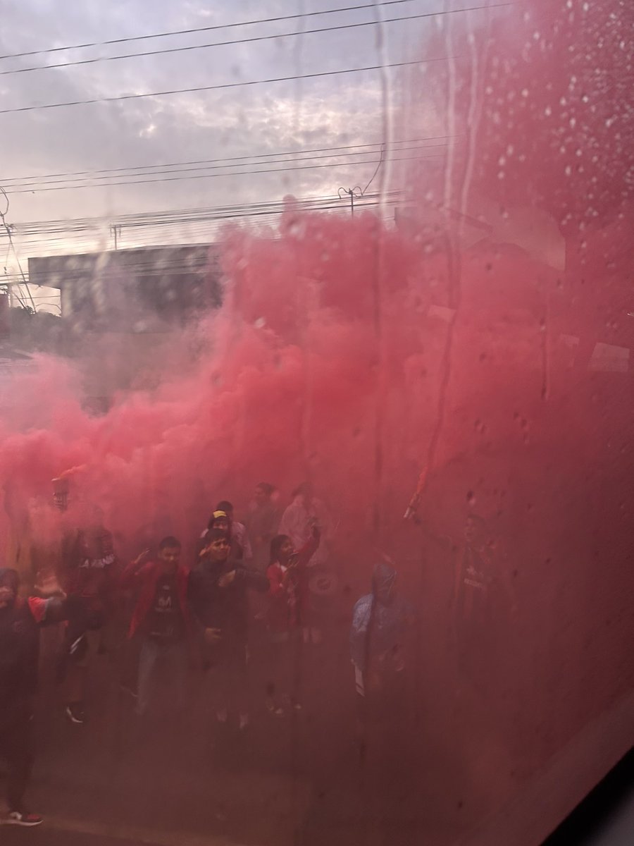 Lo de esta afición no tiene explicación❤️🖤
GRACIAS por acompañarnos y celebrar junto a nosotras 🦁