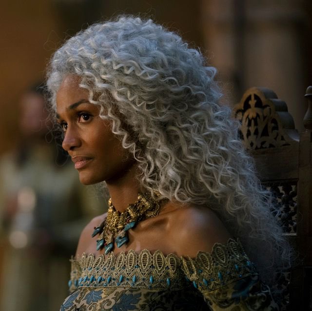 julsbay99's tweet photo. In case Rhaenys' death had not hurt you enough, I come to remind you that Vhagar, before being Aemond's dragon, WAS LAENA VELARYON'S.
RHAENYS DIED AT THE HANDS OF HER DAUGHTER'S DRAGON 💔💔💔

#HouseOfTheDragon
#LaCasaDelDragon
#HotD https://t.co/xxCrA4VTdY