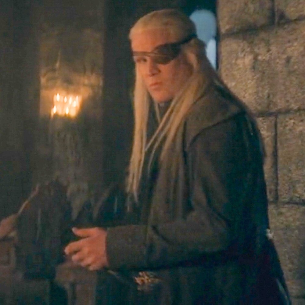 Mayham_H's tweet photo. NOT DAEMON DREAMING OF AEMOND BUT SINCE HE CAN'T REMEMBER WHAT HE LOOKS LIKE, HE MADE HIM LOOK LIKE HIM 😭 #HouseOfTheDragon https://t.co/GW76RYB1NG