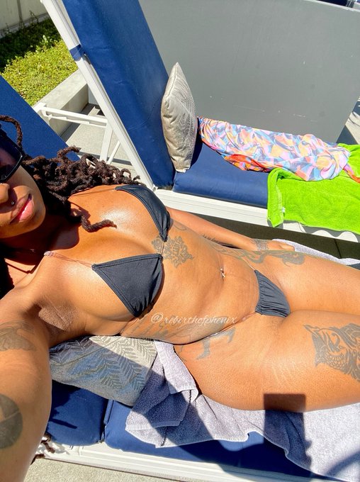 💦💦 https://t.co/l5aSjDZGr3