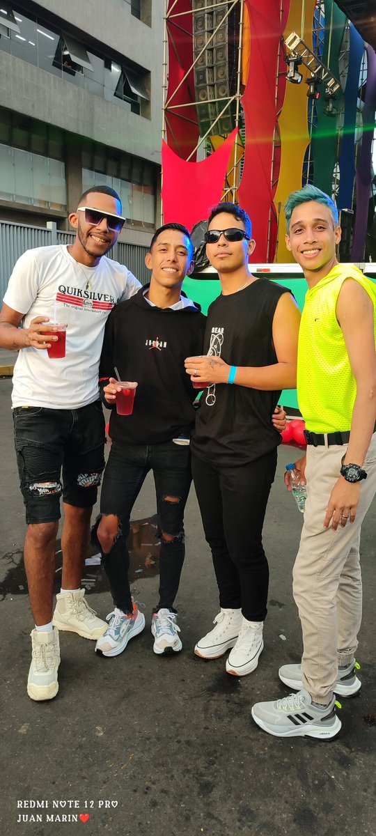 Jmarinsoficial's tweet photo. A poco no andábamos bellos @lgtb_pride2024 https://t.co/YQtI72ggK0