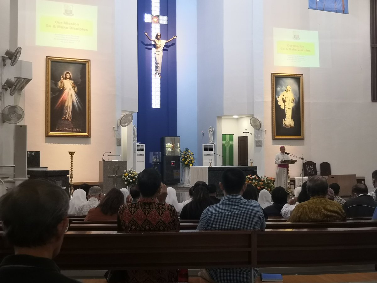 philippsalam's tweet photo. Joint Day of Recollection (JDR) for the Archdiocese of Kuching at the Blessed Sacrament Church, BDC. https://t.co/UTxyJjNT3A