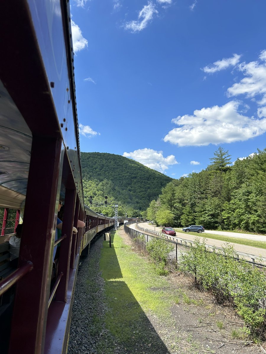 moons_journal's tweet image. #JimThorpe little Switzerland in Pennsylvania!! Magic place !! It’s a must ! Enjoyed the Sunday