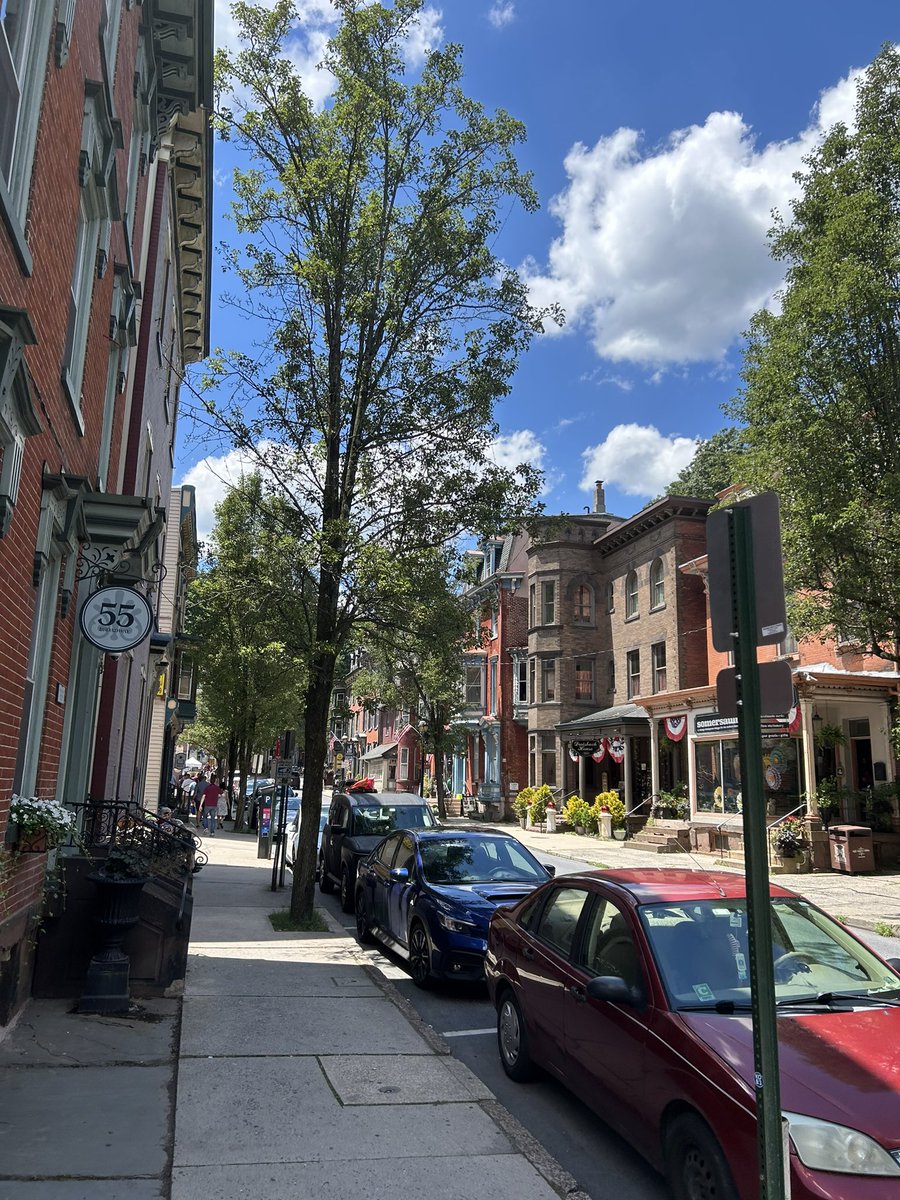 moons_journal's tweet image. #JimThorpe little Switzerland in Pennsylvania!! Magic place !! It’s a must ! Enjoyed the Sunday