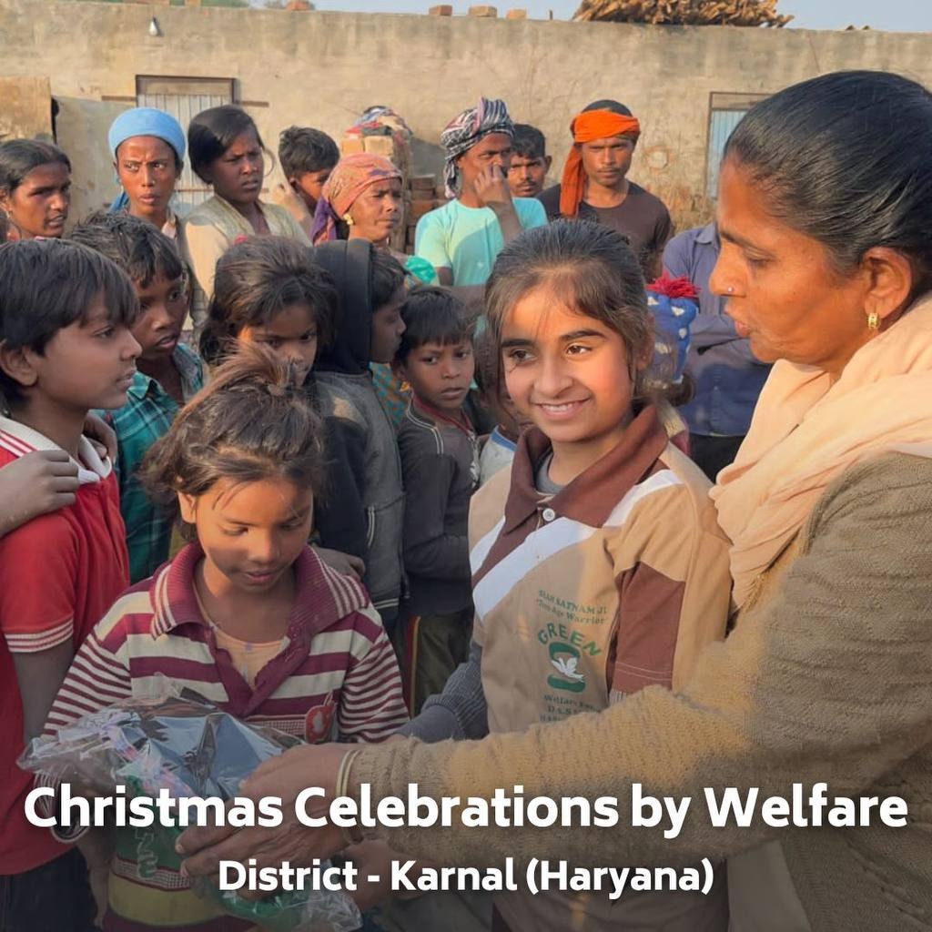 DeepakArora83's tweet image. One of the 163 works run by Dera Sacha Sauda is to #SpreadingHappiness on the innocent faces of the needy destitute children by distributing essential things like food items, clothes, toys, books etc.  This inspiration is given to him by Saint Dr MSG Insan.
#MondayMotivation