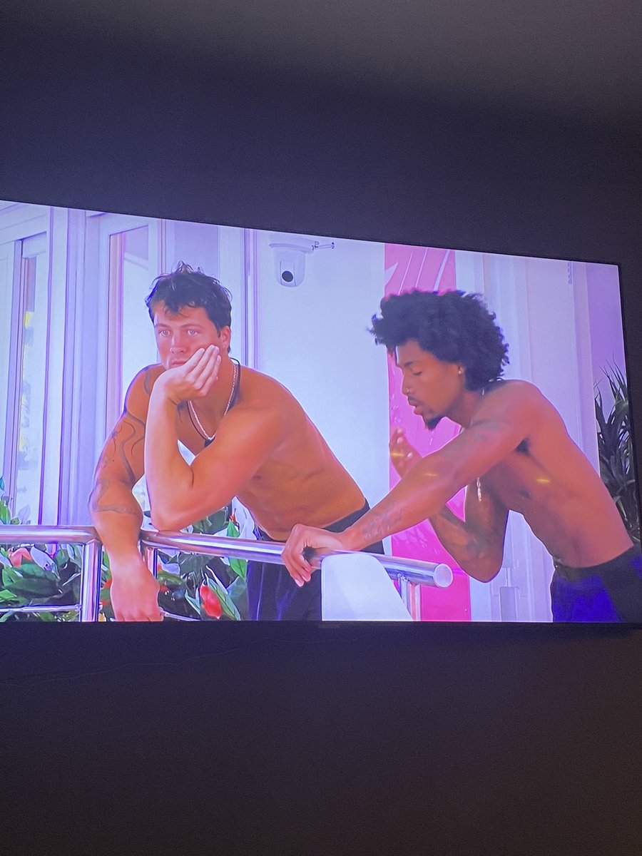 bellax71's tweet photo. you made your choice. you made your bed. go hump in it 👏🏼 #loveislandusa https://t.co/jfGE14XDBJ