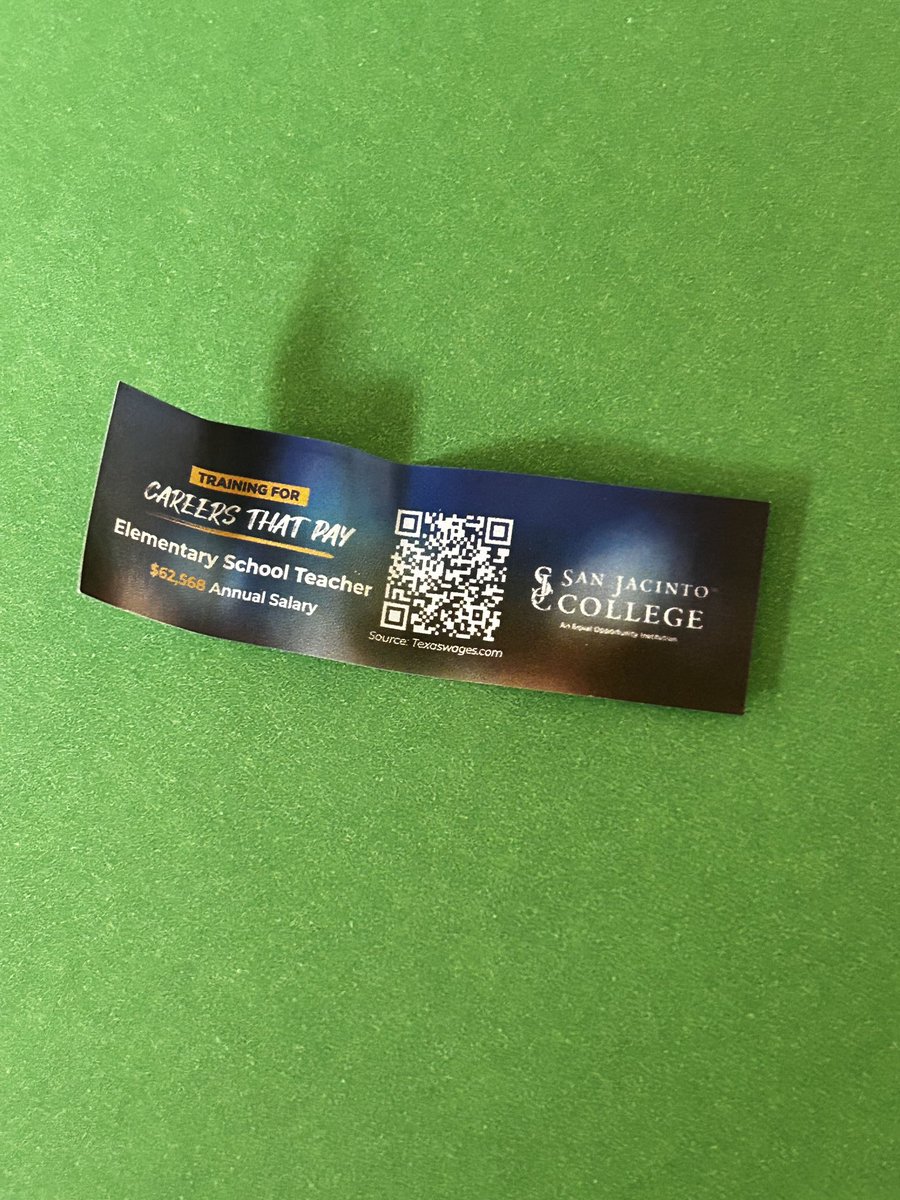 Okkk universe I get the hint! Found a San Jacinto College message in my fortune cookie for the 7th time—guess it’s about time I chatted with the fam about diving into their entrepreneurship program📚