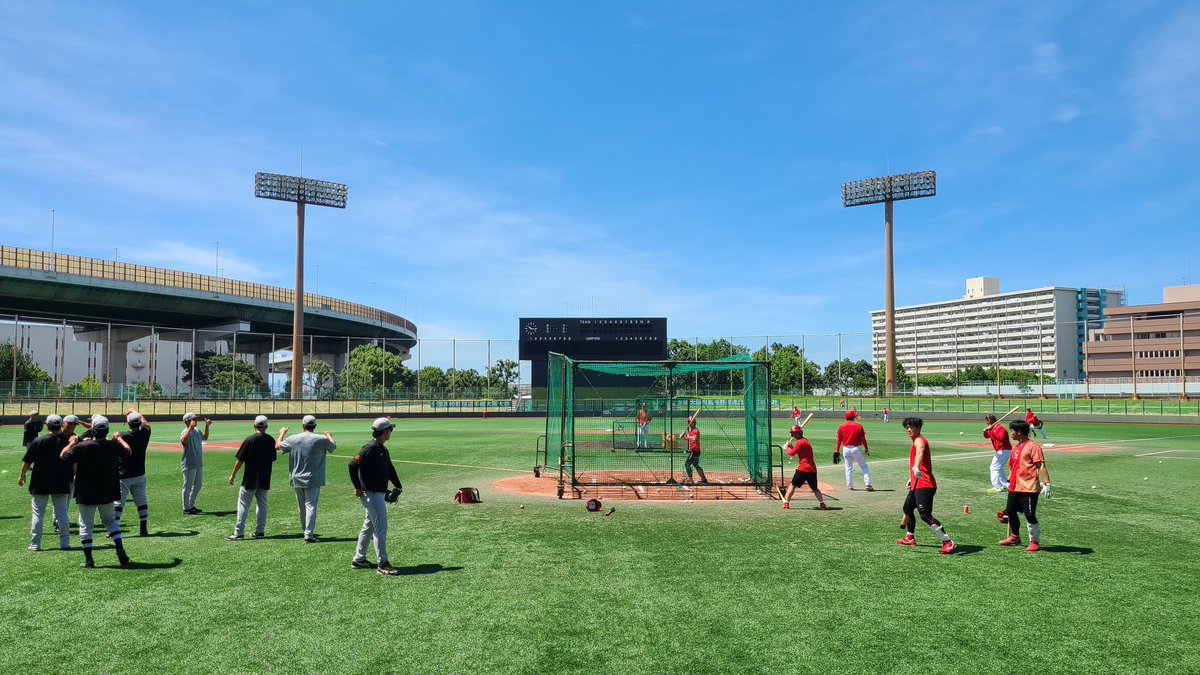 nanko_btb's tweet photo. 【#南港中央野球場】
本日は  #日本生命野球部 と  #読売巨人軍 の試合が行われます！

12時30分試合開始予定です⚾

本日観戦は無料🏟
ハイレベルなプロの試合をぜひ南港で！

 #日本生命  #巨人   #プロ野球 https://t.co/cBoIp5GqvW