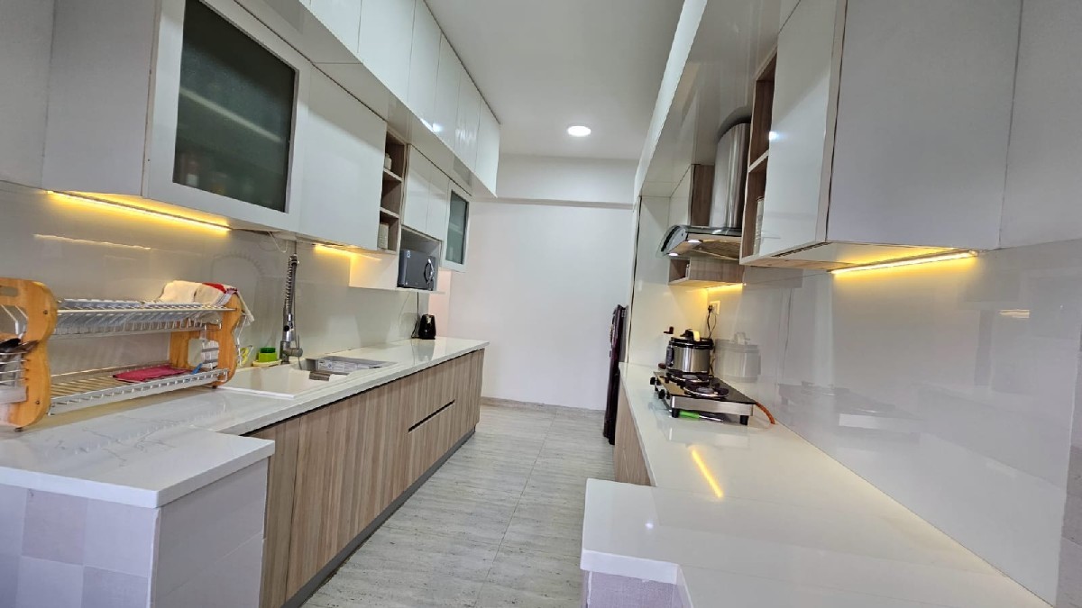 Anishkumar08's tweet photo. Spacious 2bhk lake view apartment available for rent in kurudosonnenahalli, KR Puram. Opp Yele malappa setty lake.
Rent 36k + maintenance 
Deposit 1.5 lakhs
Luxury furnishings and fittings 
@BangaloreRoomi @peakbengaluru https://t.co/8WsZbEyGsh