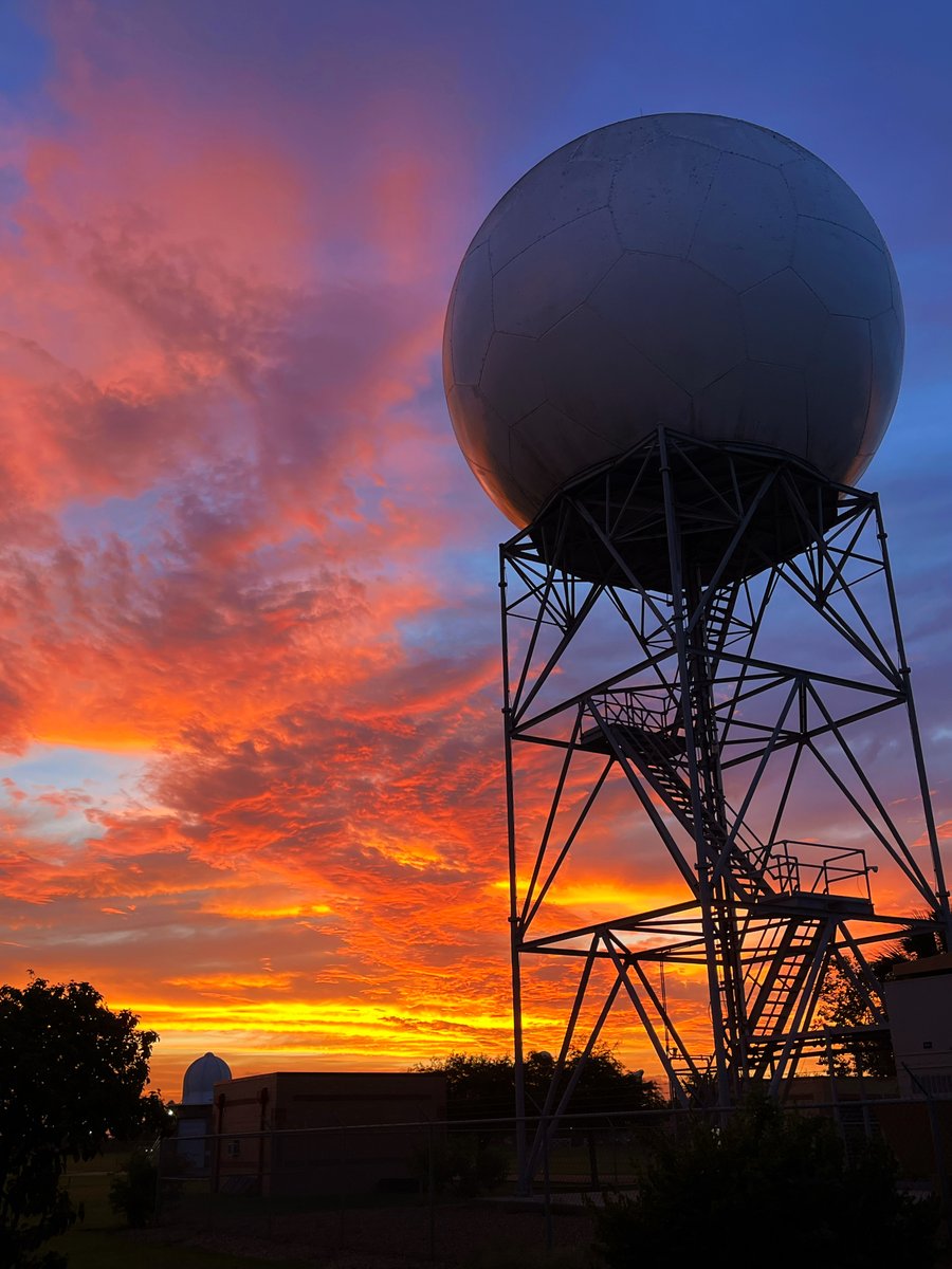 NWSBrownsville's tweet photo. Sunsetting Beryl.  #RGVwx #txwx #wxtwitter https://t.co/aPfl1hj1Q4
