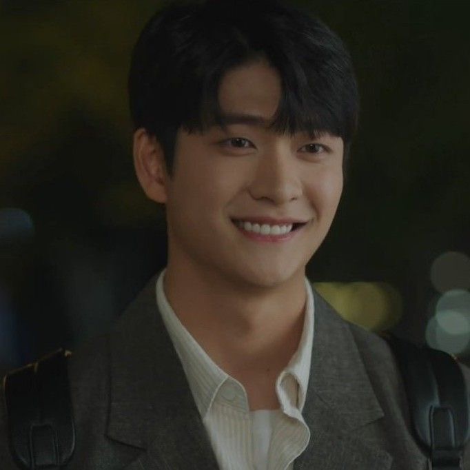 kdramasdiary's tweet photo. lee joonho - extraordinary attorney woo https://t.co/2O6lDuofmz