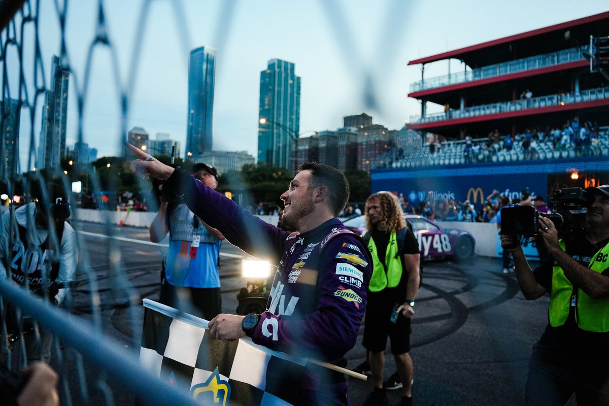 TeamHendrick's tweet photo. No. 48 in the Windy City baby! 🏁🏆 https://t.co/RmCO6rlXcp