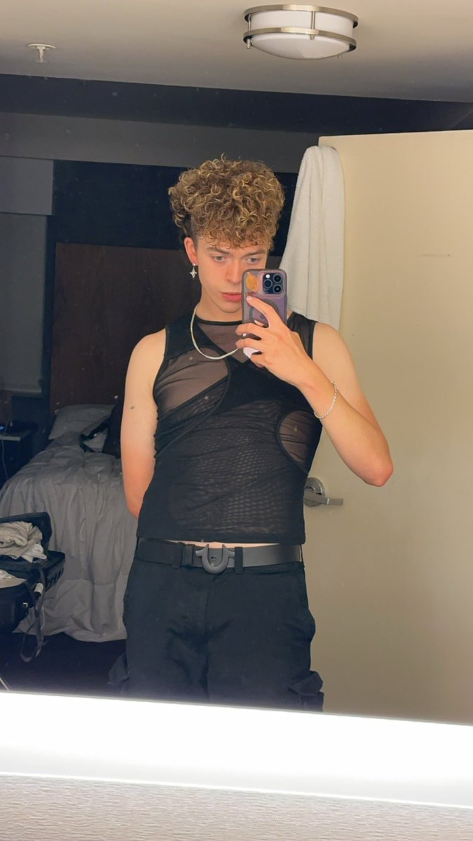 marshislive's tweet photo. LAST NIGHT AT AC INVITE ME TO YOUR PARTIES NOW AND SAY HIIIII https://t.co/Dvp4vwxj1L