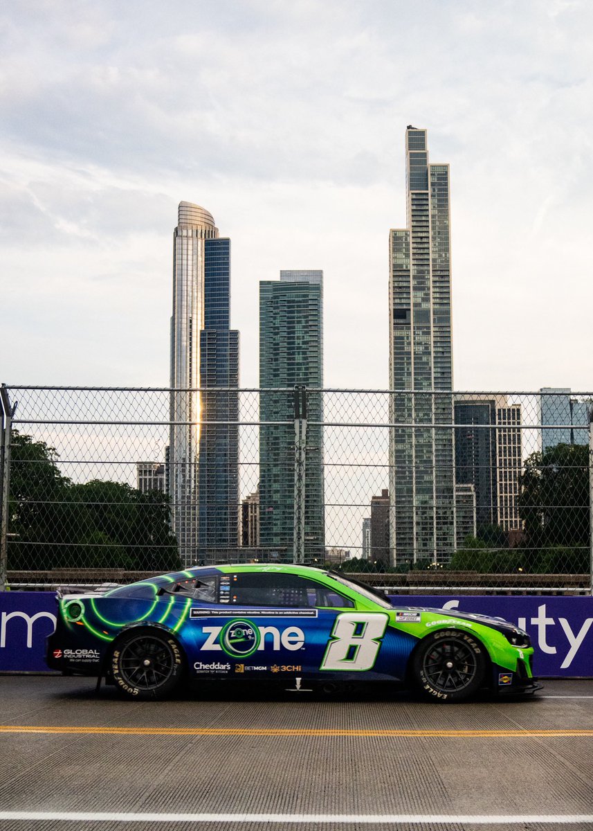 KyleBusch's tweet photo. 𝐖𝐞𝐭 &amp; 𝐖𝐢𝐥𝐝💦 

Avoided the carnage, and the slicks paid off in the end. Brought the 🎱 home 9th.

@RCRracing x @TeamChevy x #zone_partner https://t.co/xNatvhYjuc