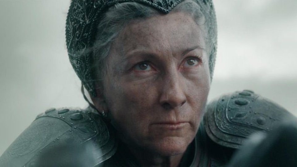 lisaIaoshi's tweet photo. rhaenys targaryen nos dio una de las escenas de batalla mas gloriosas en el universo de got, nos mostro lo que es valentía y honor, rhaenys targaryen a true queen hasta su ultimo aliento #HouseOfTheDragon #LaCasaDelDragon https://t.co/N664mdDFa6