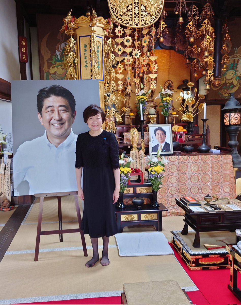 今朝はお墓参りをして、長安寺で三回忌法要。
あっという間の2年でした。