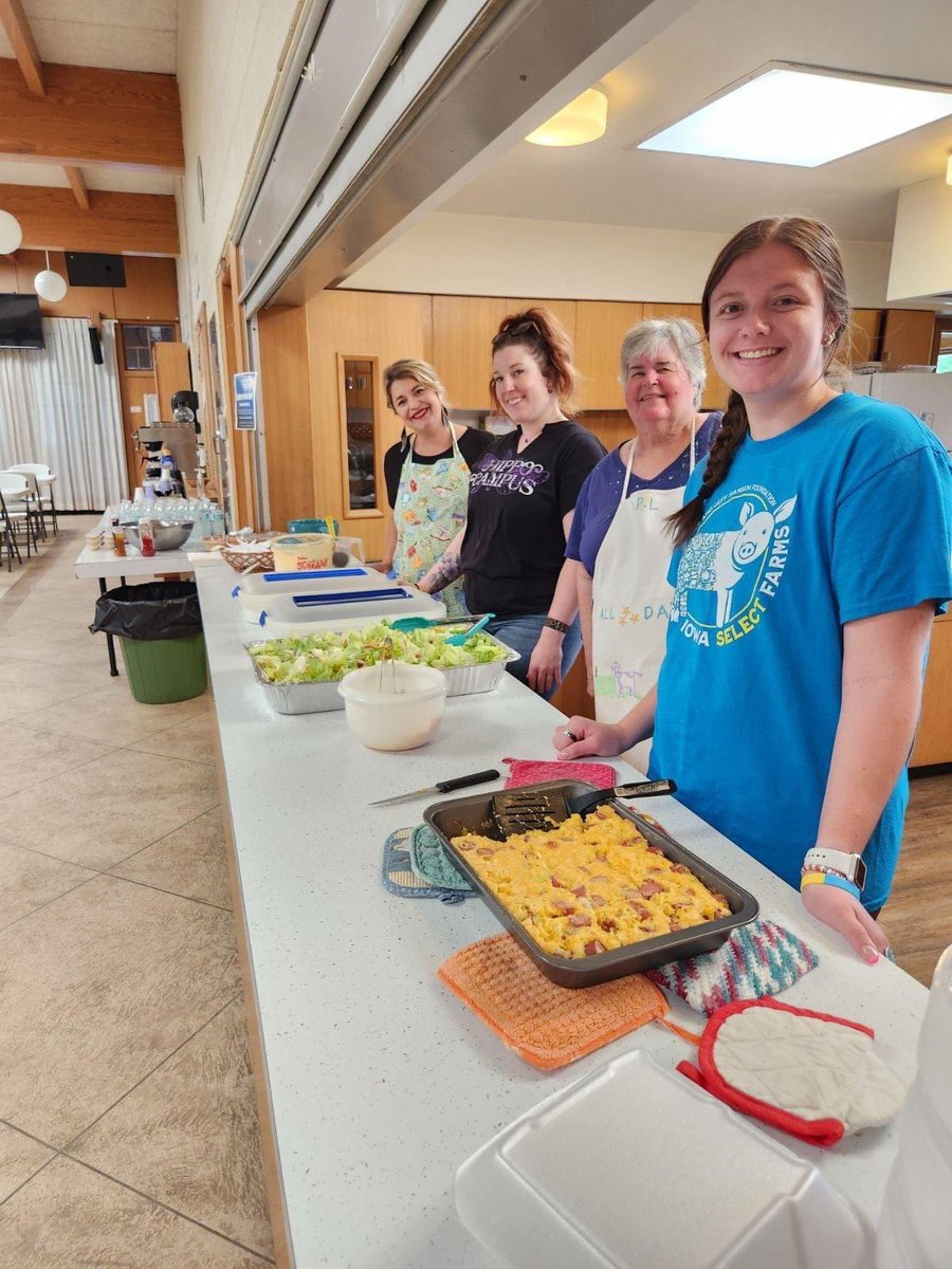 Greenfield is still in need of volunteer help.

Outside work: pre-RAGBRAI cleanup efforts: westerniowatoday.com/2024/07/07/vol…

Indoor work: Meal help at Greenfield United Methodist Church. Call and let them know when and how many folks can help: 641-743-2715. 

We had a great time helping❤️
