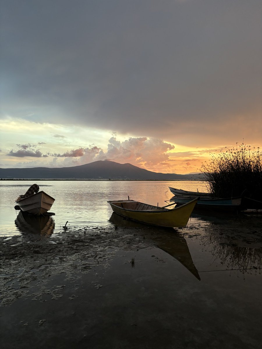migs_cerna's tweet photo. Tardes frente al Lago de #Chapala. https://t.co/mXQQHZOryP