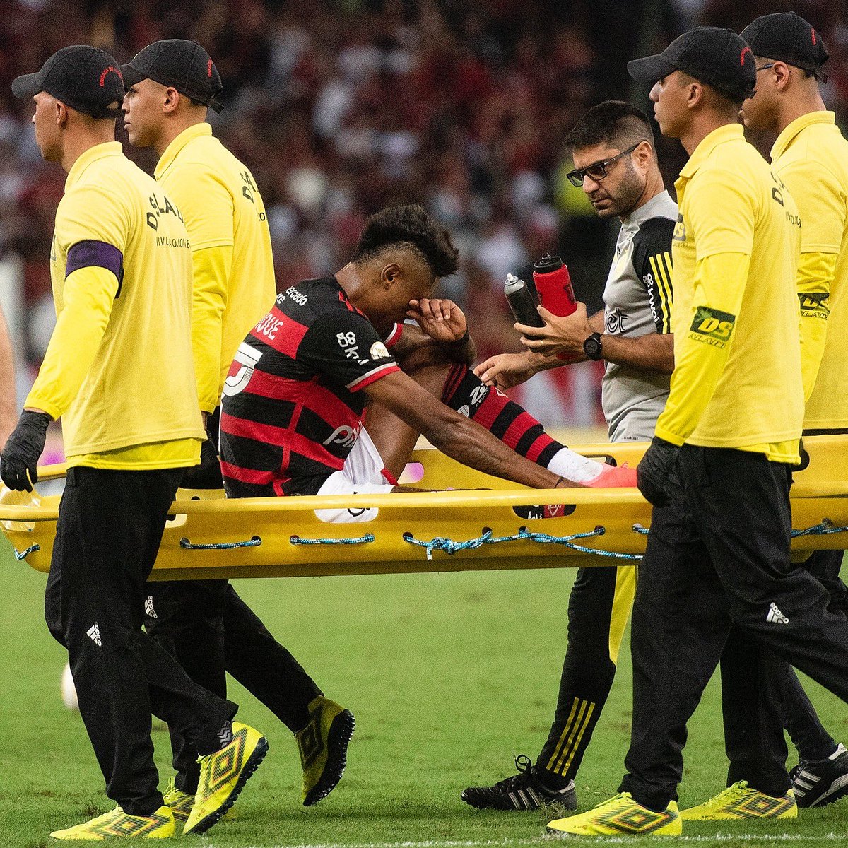delmirojunior's tweet photo. Ontem no @maracana
@Flamengo 1x1 @CuiabaEC no @Brasileirao
📷 @delmirojunior
#futebol #photopremium #imprensa #press #photo #maracanã #flamengo #pedro #cuiabá #pedroguilherme #flaxcui #arfocrj https://t.co/OGHfBVxZfL