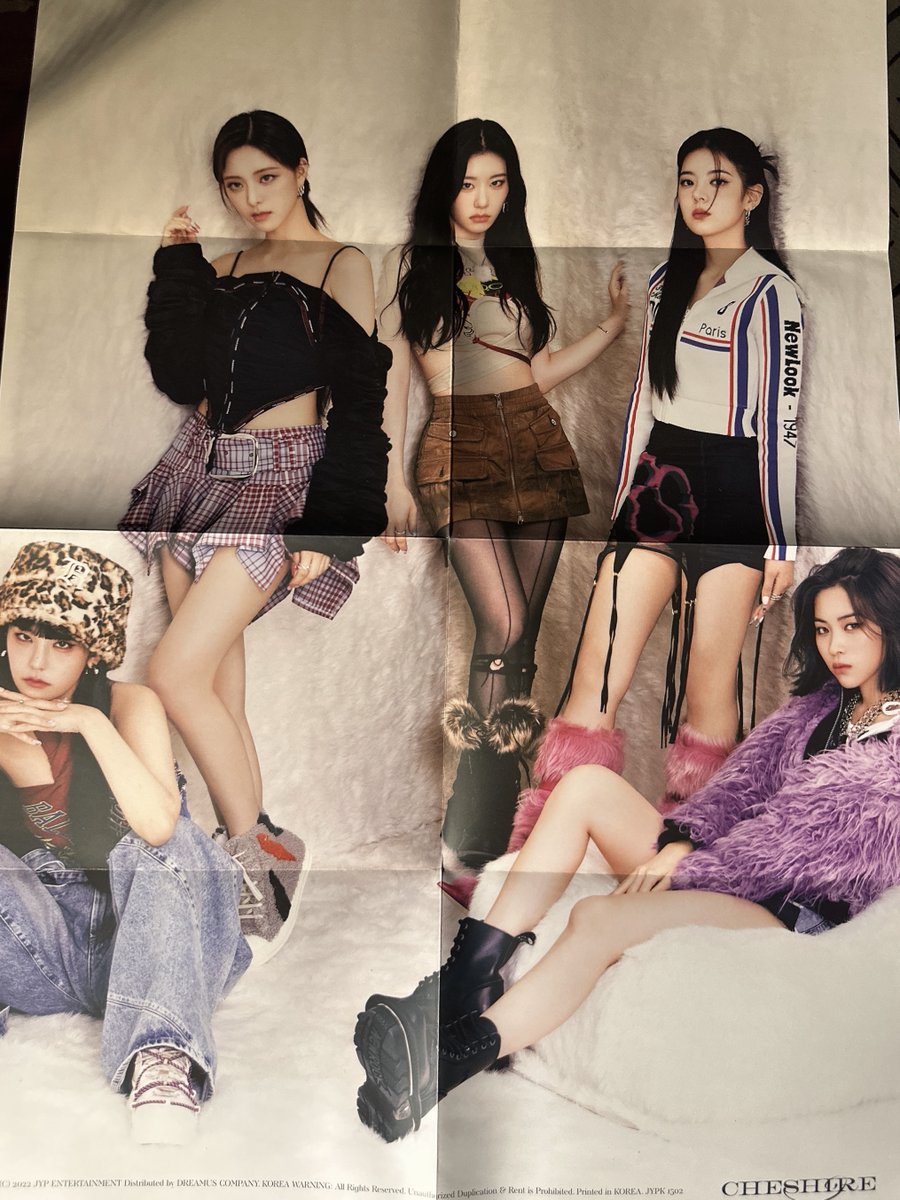 heolheavenph's tweet photo. ✧˖° #heolgiveaway
to celebrate MIDZY's 5th Anniversary 🎂 and the cb of Lia, we will giveaway the ff:

- 1 lia album pc
- 1 itzy unit album pc
- 1 itzy album poster 

total of 3 winners!
to join: mbf, rt &amp; like this twt, reply "welcome back lia!" with itzy gif

ends July 10, 9AM https://t.co/QI2RTbucn6