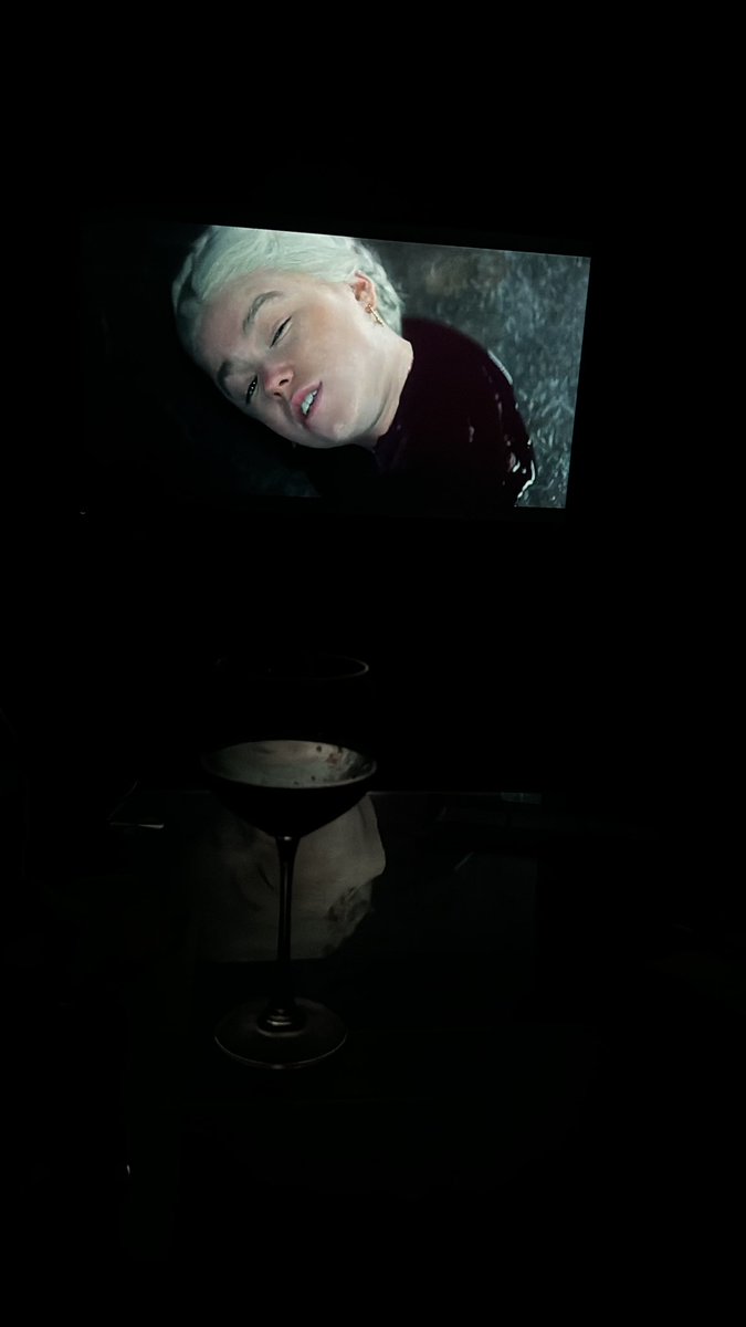 EddisonArias23's tweet photo. Wine + House of Dragons 🩸👑 https://t.co/fZvZMYnaX7