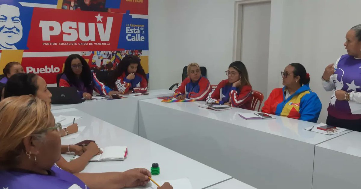 #7Jul|| Un encuentro lleno de alegría y dinamismo sostuvieron las mujeres aguerridas de Lara, esto con la finalidad de seguir fortaleciendo el trabajo político que se lleva en el estado 💪🏼❤️