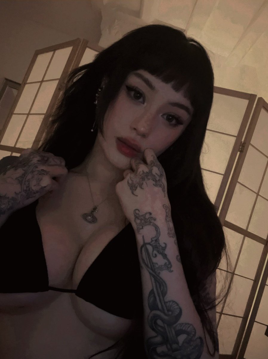 slxtybitch's tweet photo. ⠀ ⠀ ⠀ ⠀ ─ ─ 𝑇 𝑒 𝑛 𝑖 𝑎 𝑐 𝑎 𝑙 𝑜 𝑟.⠀ ...