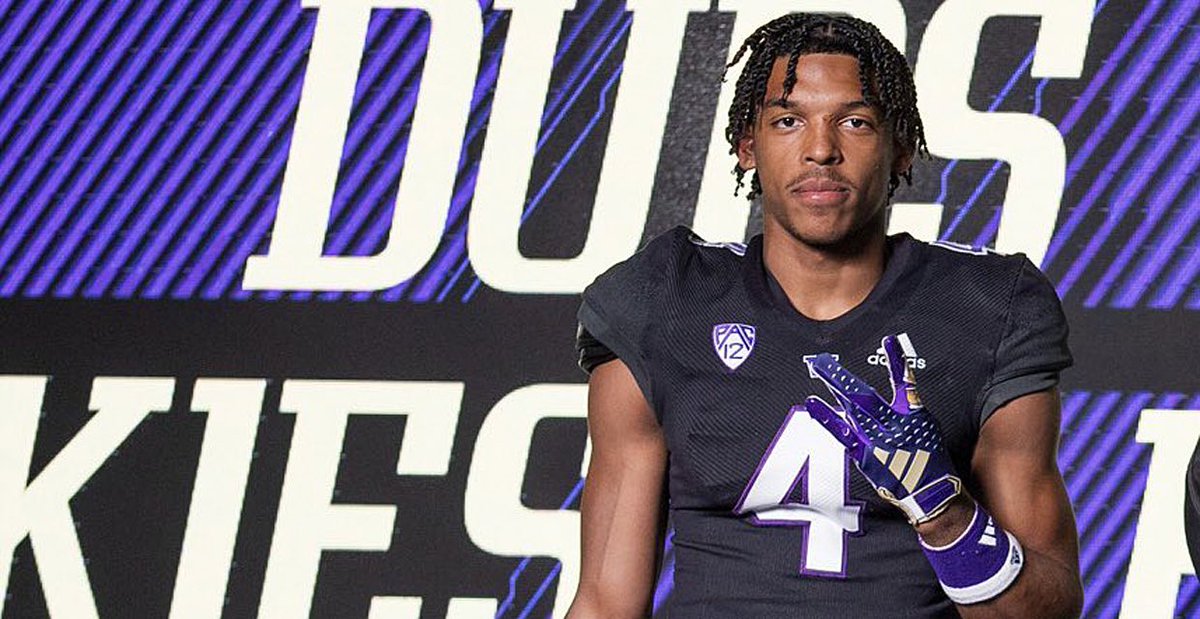 dubduphuskies's tweet photo. ‼️🚨BREAKING: New Committment🚨‼️

4 ⭐️ WR Chris Lawson (.@Lawsonera44)

6’1” 180lb shifty, smooth-catching, burner from the Bay. Carried offers from Cal, Oregon, USC, Mizzou, Ole Miss, Auburn, &amp; Florida.

Big pickup for Jedd Fisch &amp; Kevin Cummings.

🔗: https://t.co/yyc7xKVdn5 https://t.co/XwYYbfVABh