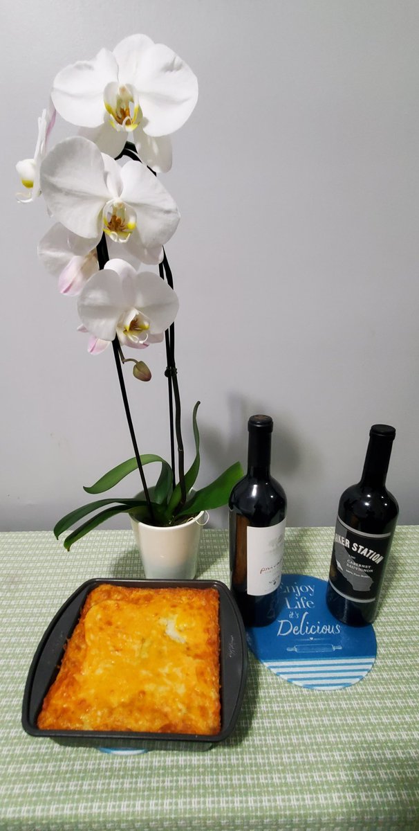 pamphileps's tweet photo. Happy Birthday to me! 🎂🍷😎 https://t.co/5IbtrnhGqg