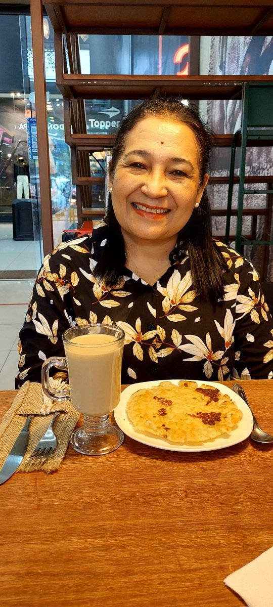 valiente_rivas's tweet photo. Hace 1 año, de interna, soñaba cómo sería invitar a mis papis a tomar un café o darles un detallito con MI plata. Qué lindo ponerse a pensar/agradecer que, muchas de las realidades que hoy vivimos, antes eran solo sueños. https://t.co/TGLuLlgENp