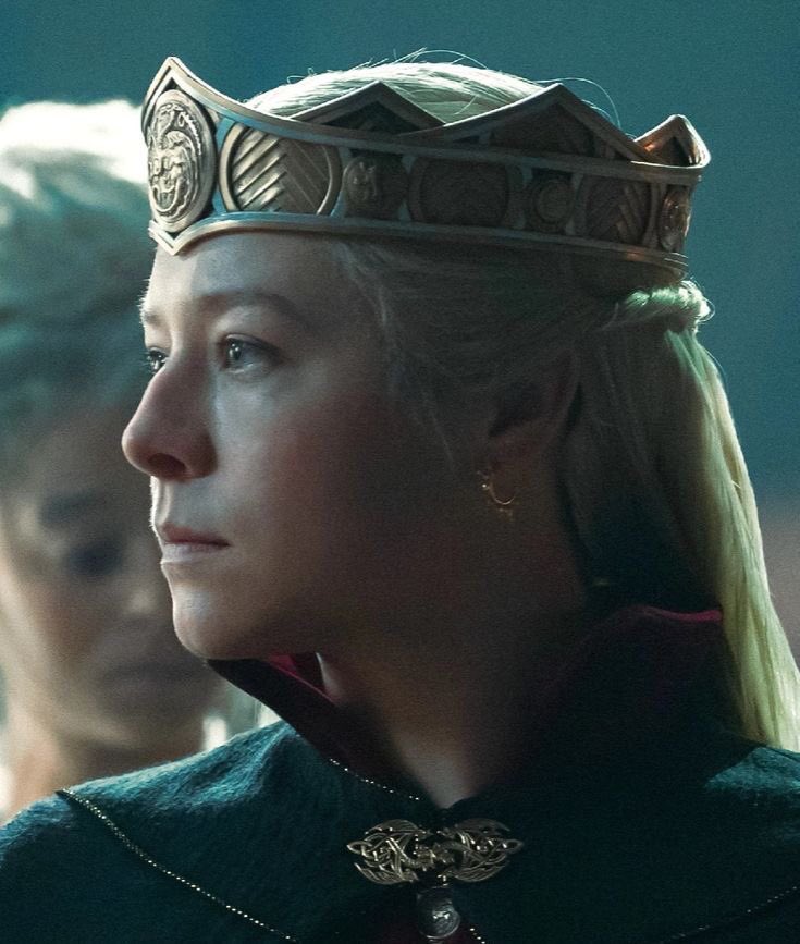 rhaenyrasrealm's tweet photo. The rightful Heir                    The rightful Queen https://t.co/4hluS1RaKU
