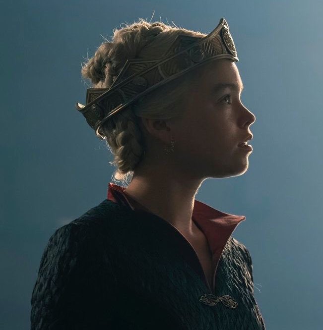 rhaenyrasrealm's tweet photo. The rightful Heir                    The rightful Queen https://t.co/4hluS1RaKU