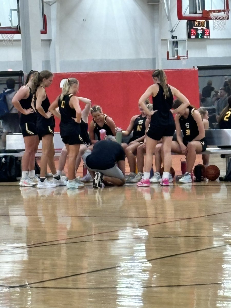 Supreme_Bball's tweet image. Lincoln Supreme 17U Girls National wins River Cities Championship in an all Supreme finals against Nebraska Supreme. #supremefam

Road to victory...
Nebraska Attack
Lasers National Pink
Omaha Supreme
Championship - Nebraska Supreme