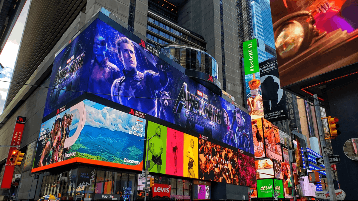 QueenbeeWeb3's tweet image. Tokenization is setting the stage for a new era in #FilmDistribution. Direct, global, and transparent — the future is here! Learn how tokenization is revolutionizing the way films reach audiences worldwide. 🌐🎞️ #MovieTokenization #DigitalDistribution
