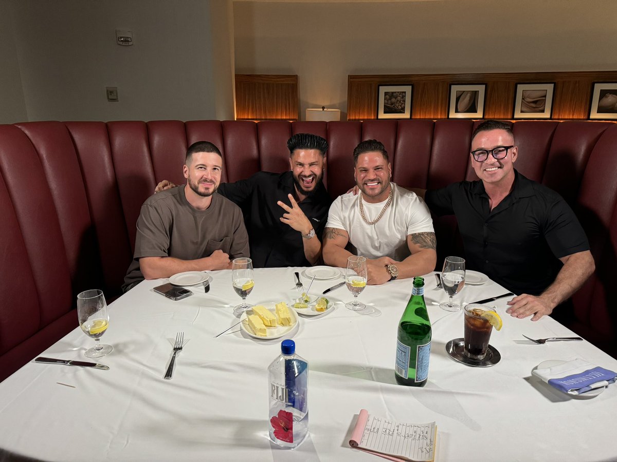 ItsTheSituation's tweet photo. Boys trip ๐ฎ๐น๐ช๐ผ https://t.co/u95jsyjRTw