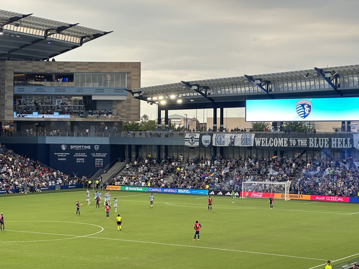 GBentleyDRescue's tweet photo. A #Brace for Willy Agada as @SportingKC goes up 2-0 @cmpark against @dallasfc5 first of 2 for these teams. More on #FiredUPNetwork #SKC https://t.co/IMHa0mwC2W