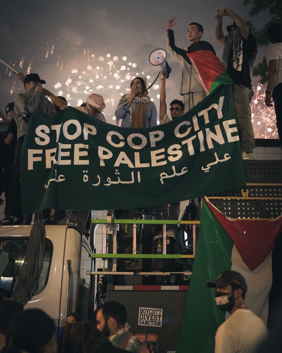 7/4/24 — No celebration until liberation‼️ The rain appeared as we flooded of the streets for Gaza on July 4th, defying the israeli-trained NYPD’s feeble attempts to prevent us from reaching the crowds watching the fireworks 🇵🇸

 #StopCopCity #FreePalestine
