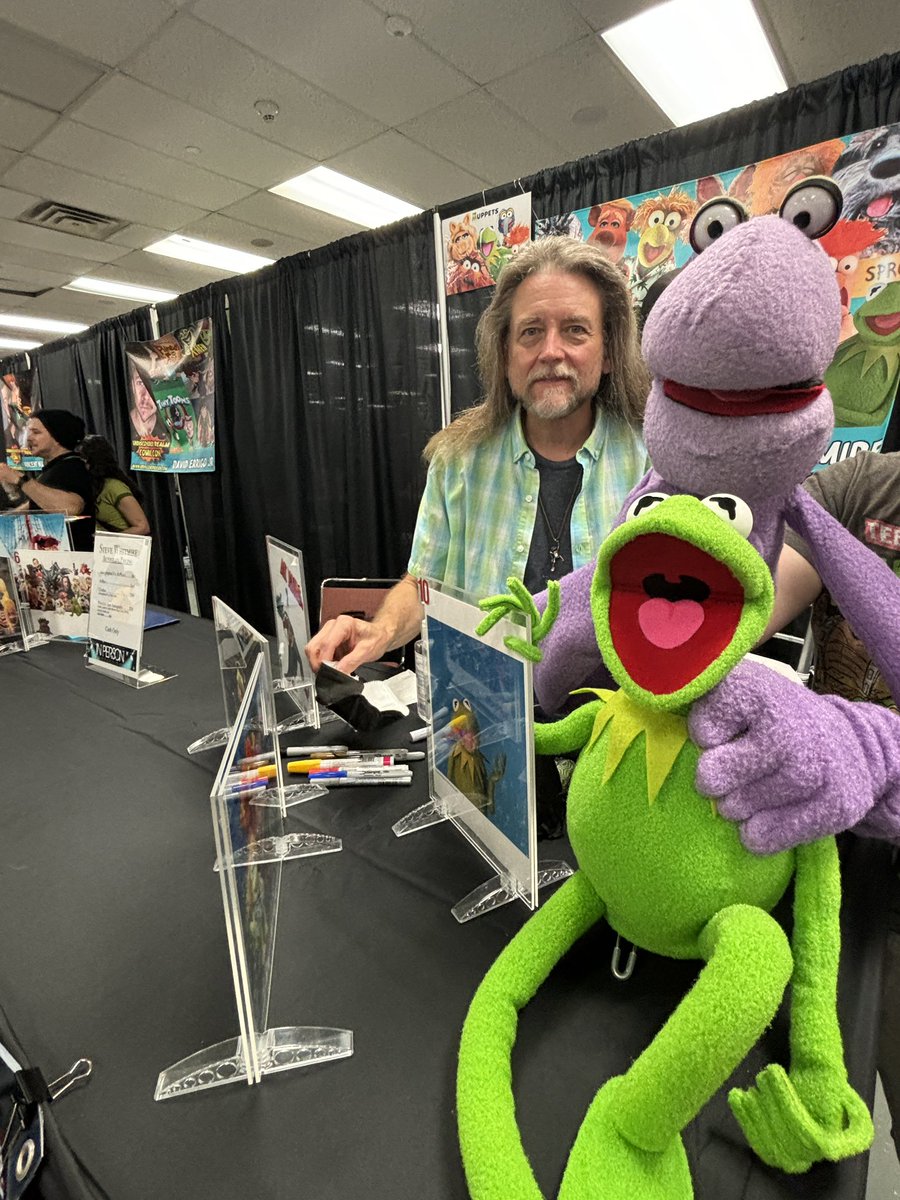 Hey!  I know I haven’t been especially active on here for some time, but I’d be remiss if I didn’t pop on to celebrate my 16th creationday!

What better way to do so than by sharing this pic of me with longtime Kermit and other Muppet performer, Steve Whitmire!