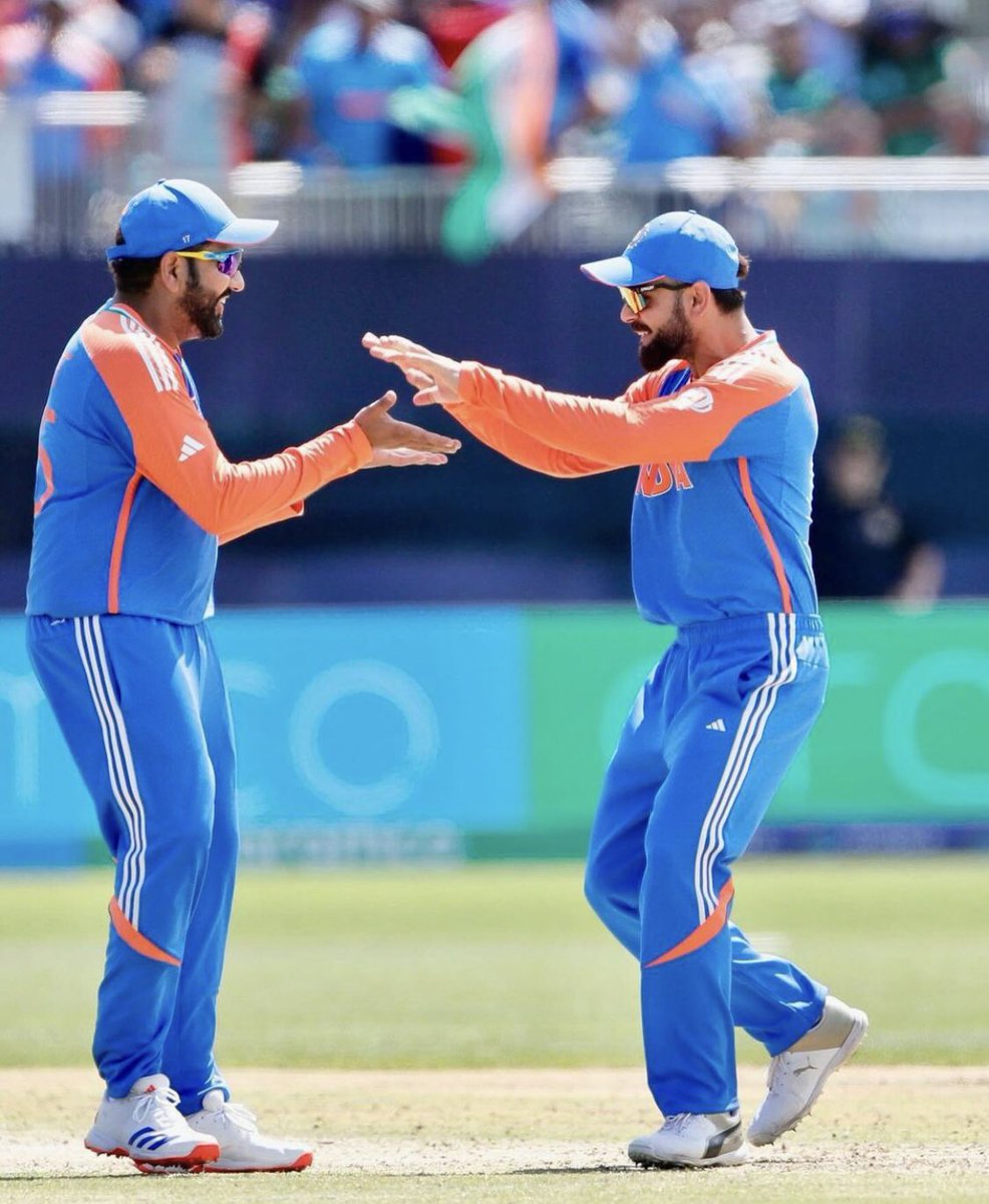 SumitHanabarat2's tweet photo. Now BCCI Don’t have issue of split Captaincy T20 &amp; ODI Team when Virat Kohli Whats to do captaincy until 2023 You people given reason white ball cricket We need only one captain now what happen @indiancricketteam 
I am not Rohit Sharma captaincy against only I am raising issue. https://t.co/XoLoylGtrQ