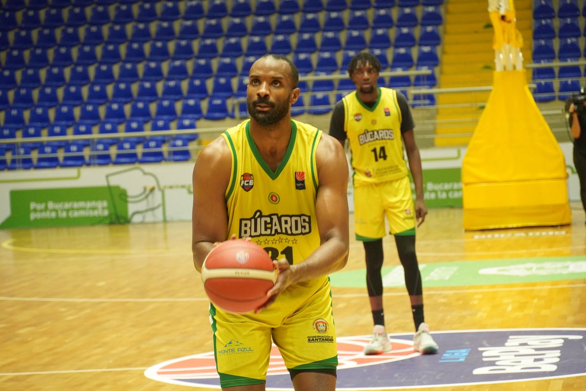 soybucaros's tweet image. ¡Día de celebración en casa! ✨🏀 

Revive la emoción con esta galería. 📸🎉 

¡Gracias por su apoyo incondicional! Mañana nos espera otro gran partido en el Coliseo Bicentenario a las 9:15 p.m. ¡No faltes y sigue apoyando a nuestro equipo! 🔥💪

#Búcaros #bucaros #SomosBúcaros