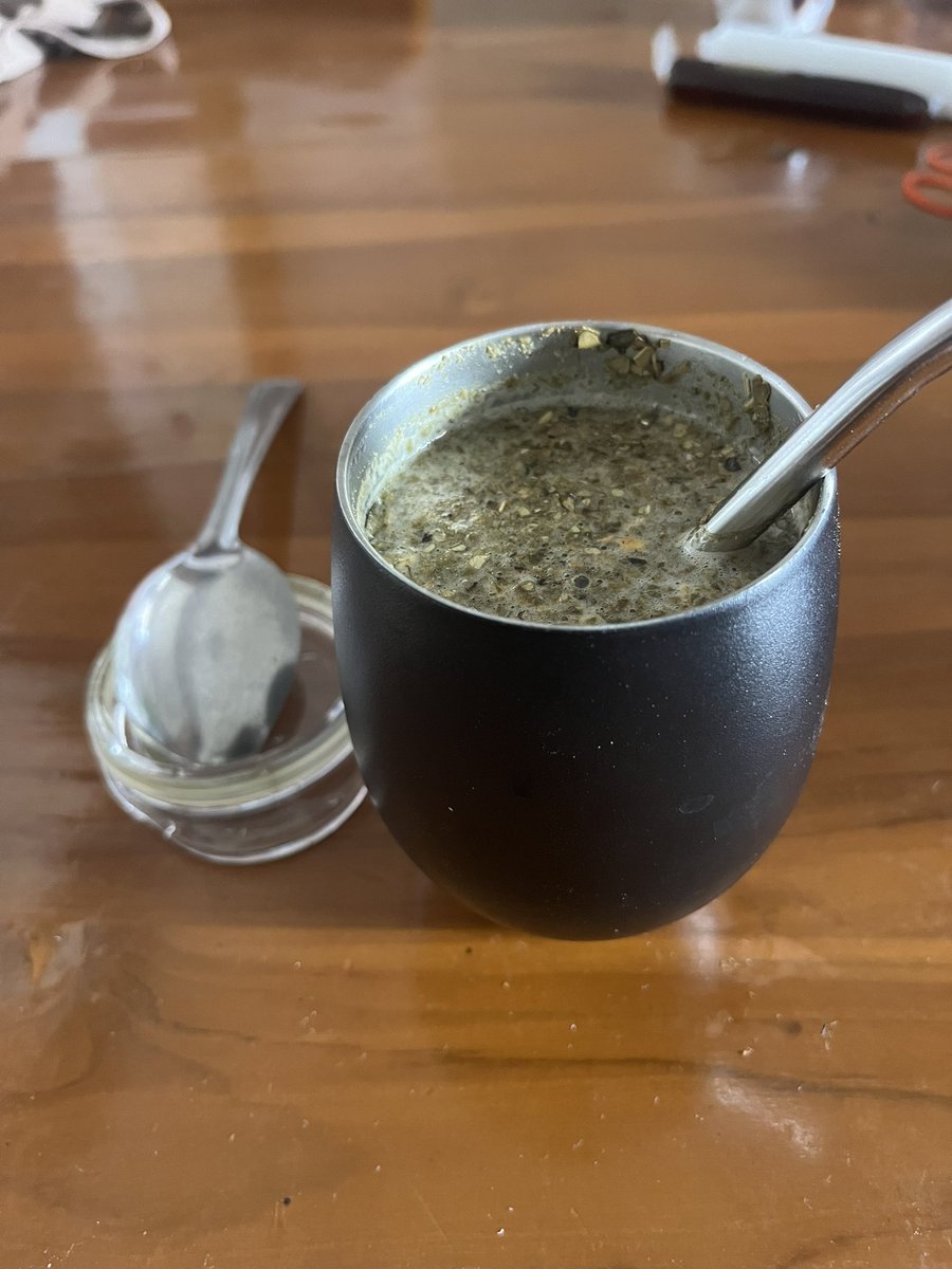 azamuddin91's tweet photo. Udah fix nemu pengganti kopi.

- anti ngantukan
- gak bikin perut marah
- gak ganggu kualitas tidur malam
- rasanya gak kalah absurd daripada kopi
- kayaknya ada efek relaxing juga https://t.co/Vdg5B7uiU1
