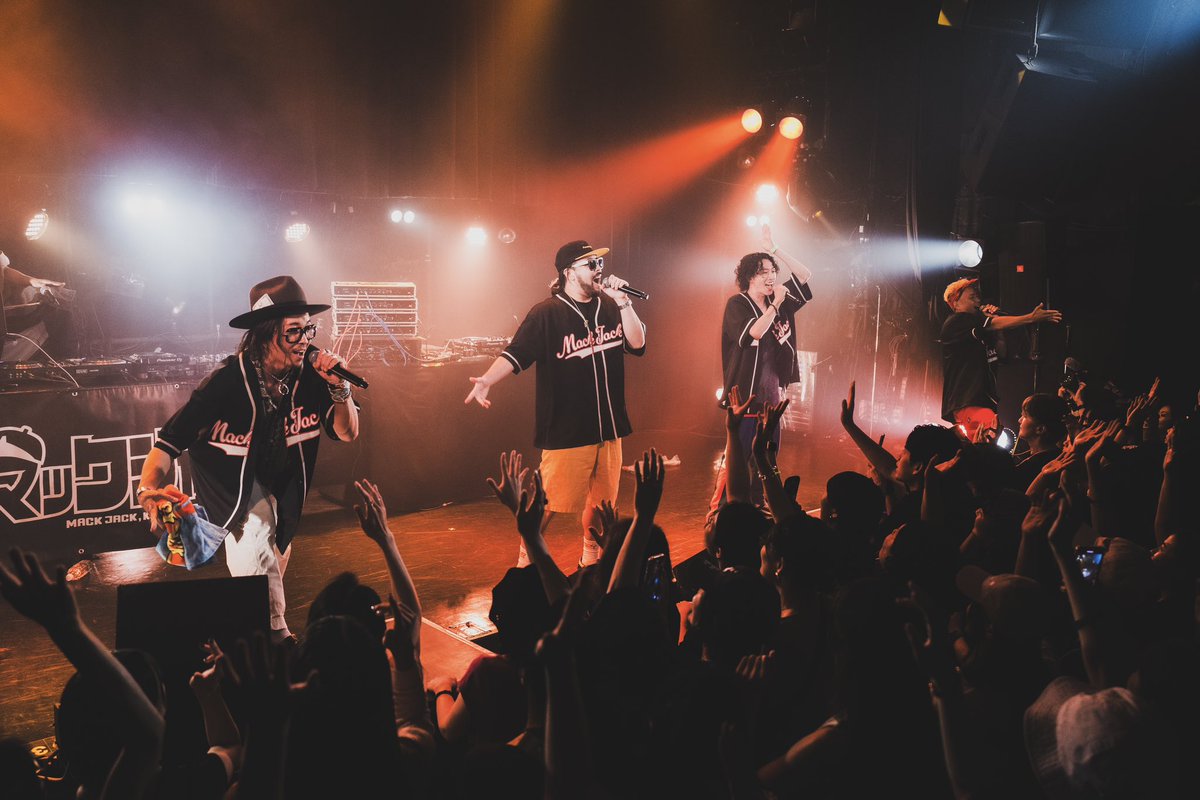 MACK___JACK's tweet photo. 『FADE 2 RED』
Live Photo📸🎤
Photo by Koya Yaeshiro
#マックジャック
#MACKJACK
#FADE2RED https://t.co/wvApfIOS9Y